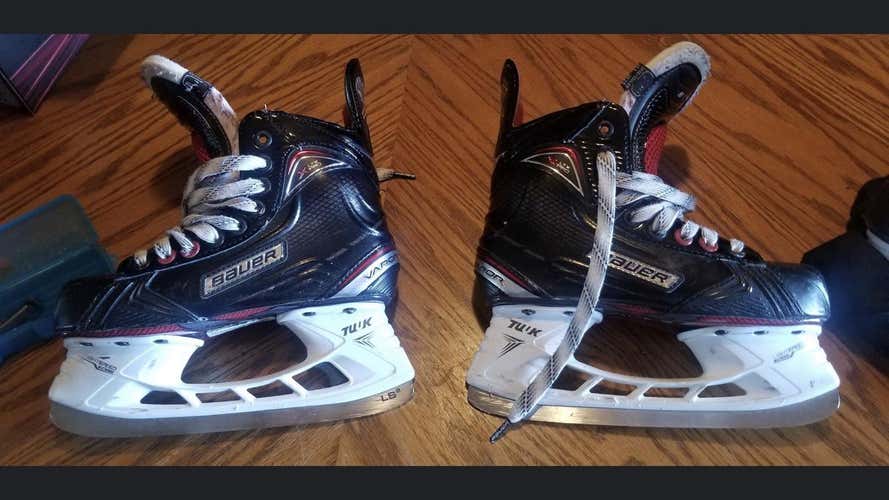Vapor X LTX Pro Hockey Skates Youth  Size 2