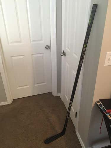 CCM RibCor Trigger2 PMT Hockey Stick Righty Mid Senior plus LS5 Runners 272mm