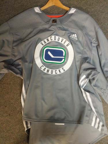 Vancouver Canucks Adidas practice jersey Goalie