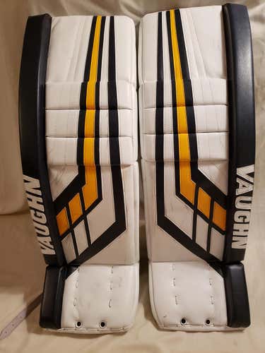 35" Vaughn VE8 Pads Pro Stock - Sabres Ullmark