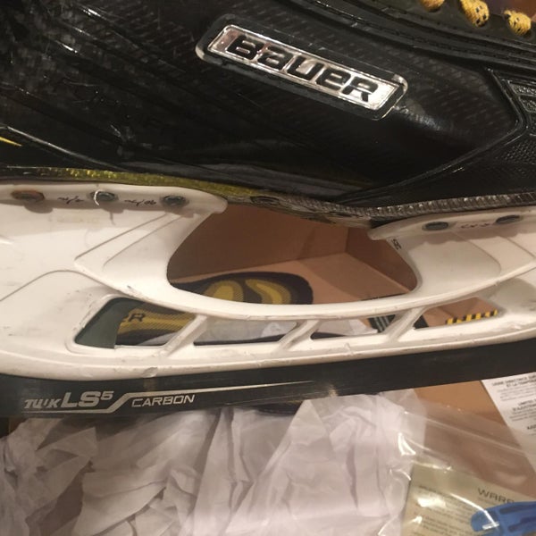 Supreme 2S Pro Hockey Skates Junior Size 5