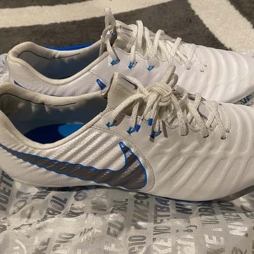 Unisex Men's 10.5 (W 11.5) Nike Cleats