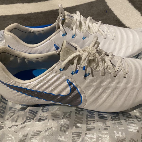 Unisex Men's 10.5 (W 11.5) Nike Cleats