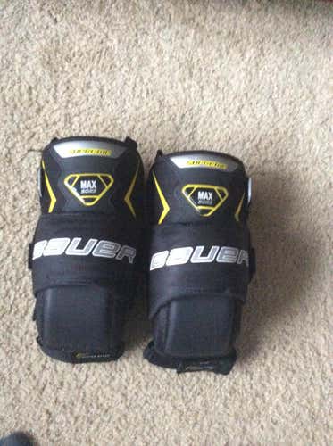 Bauer Supreme Knee Protector