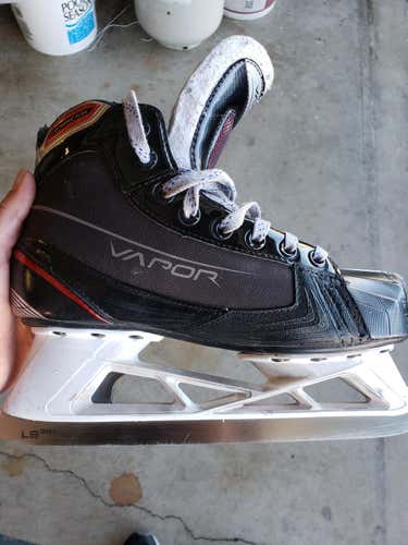 Bauer Vapor X700 Hockey Goalie Skates Youth Size 6