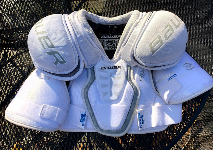 Extra Large Bauer Shoulder Pads Senior