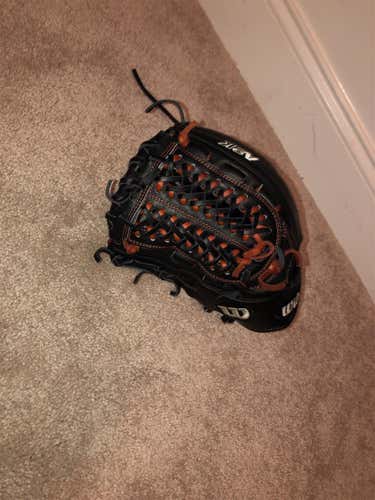 Wilson A2k Baseball Glove, Broken In And Never Gamed. (3 Catches) Pretty Much Brand New!