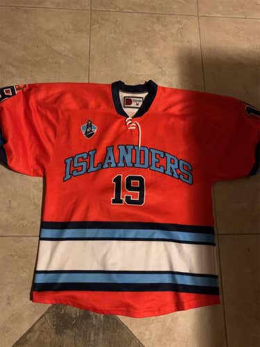 New Medium Islanders Jersey