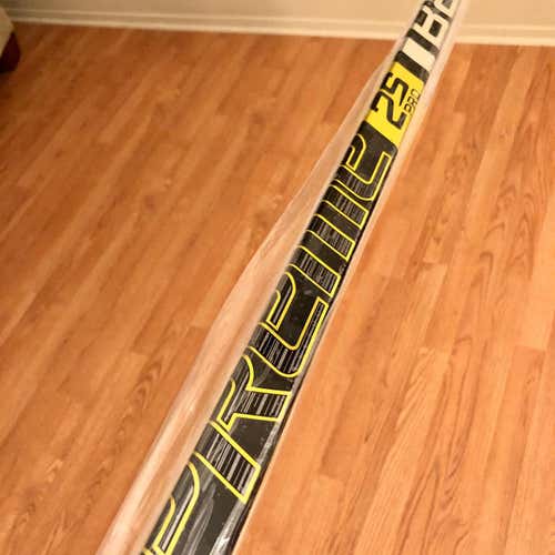 New Supreme 2S Pro Hockey Stick Lefty Toe Senior