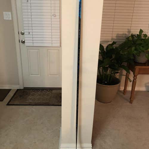New Nexus 2N Pro Hockey Stick Righty Mid Senior