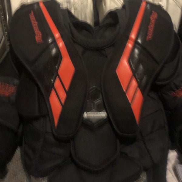 Medium Velocity VE8 Pro Goalie Chest Protector Senior