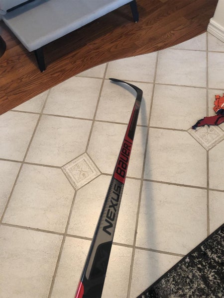 New Nexus 2N Pro Hockey Stick Righty Mid Senior