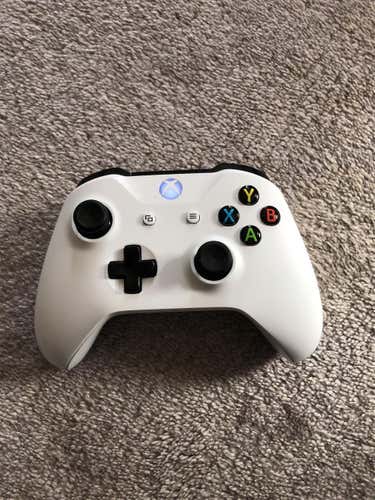 Xbox One Controller (White)