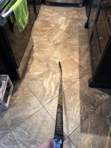 Like New Bauer 1S Supreme Kane P88 RH Griptac 67 Flex Lie 6