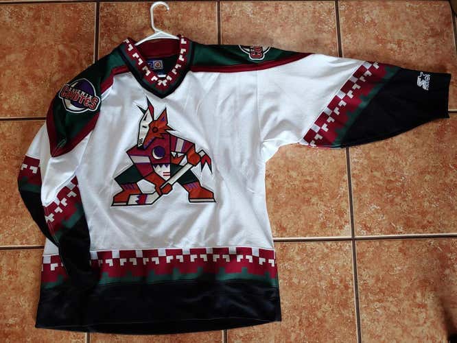 Vintage Phoenix Coyotes debut season XL hockey jersey Starter NHL Western Conference
