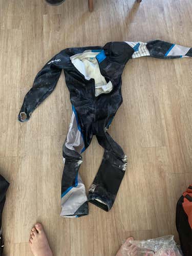 Unisex Large SYNC Ski Suit