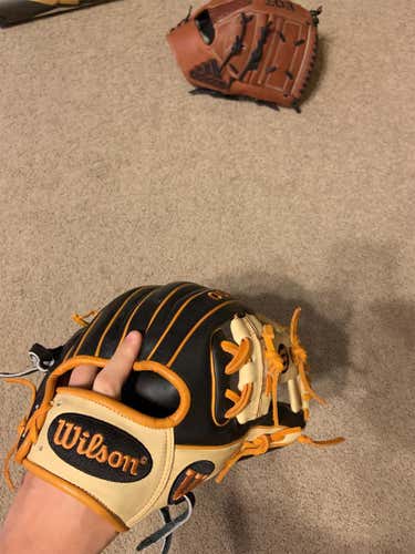 New A2000 Baseball Glove