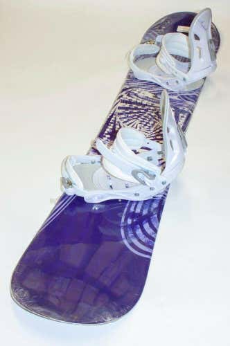 Womens RARE SLQ Purple Passion Snowboard & White Avalanche Bindings 150CM No Trades