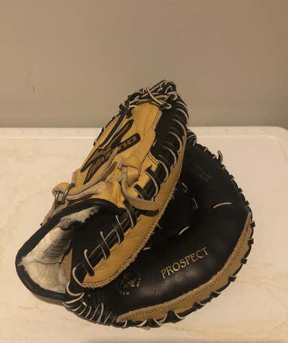 Mizuno GXC 105 32.5” Catcher’s Mitt