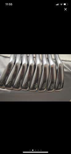 Men's JPX 825 Pro Iron Set Righty
