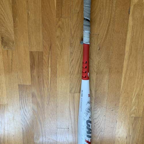 CAT 7 Bat