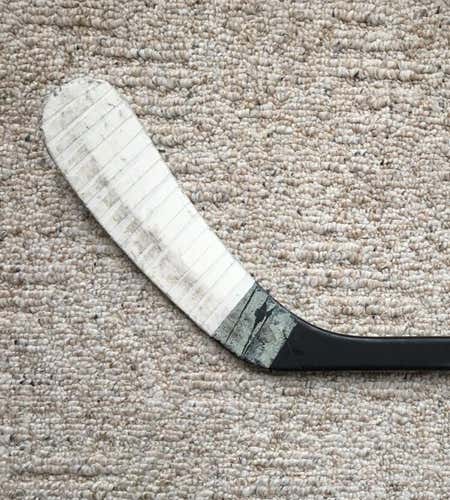 RibCor Tri Matrix NORTH DAKOTA SIOUX GAME USED Hockey Stick Righty Unknown Senior Pro Stock