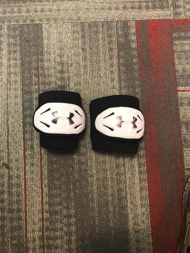 Large Under Armour Arm Pads