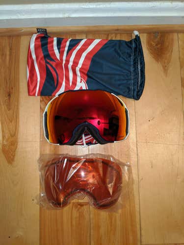 New Unisex Oakley Airbrake XL Ski Goggles Large