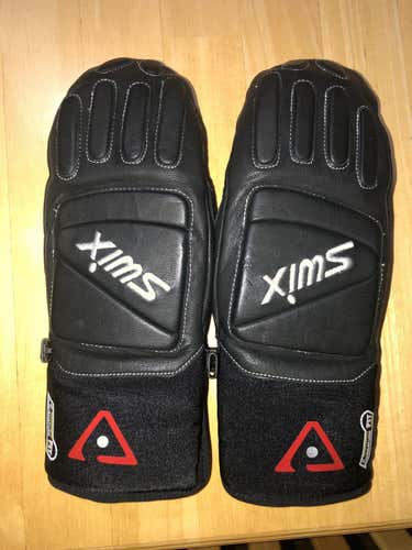 New Medium Swix Mittens