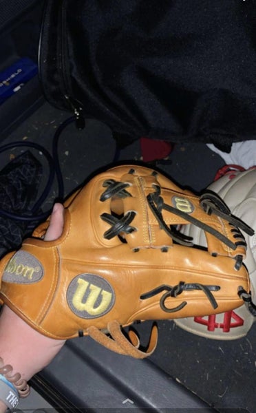 A2000 Baseball Glove