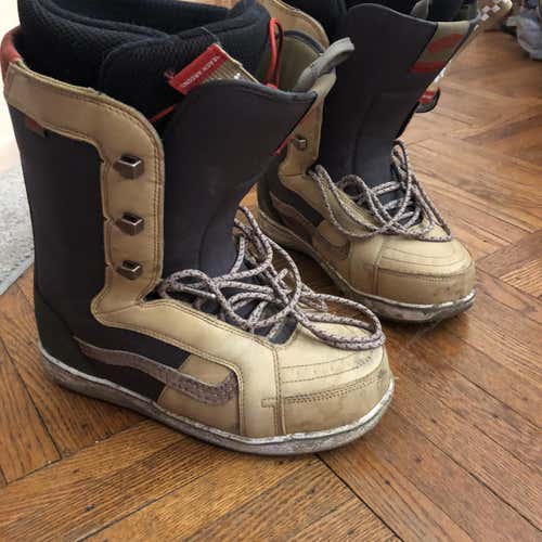 Men's 9.5 (W 10.5) Vans Snowboard Boots
