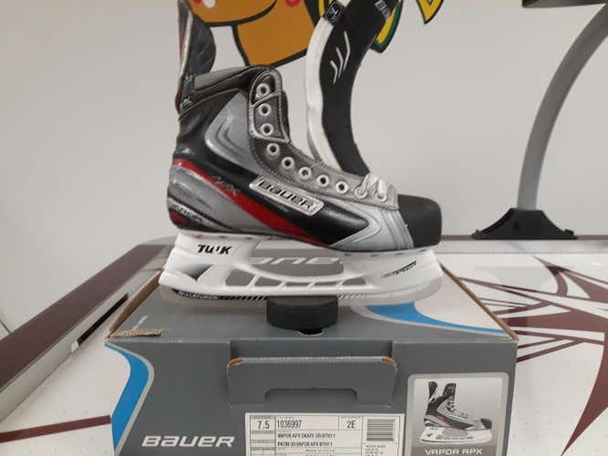 New Bauer Vapor APX Hockey Skates Senior Size 7.5