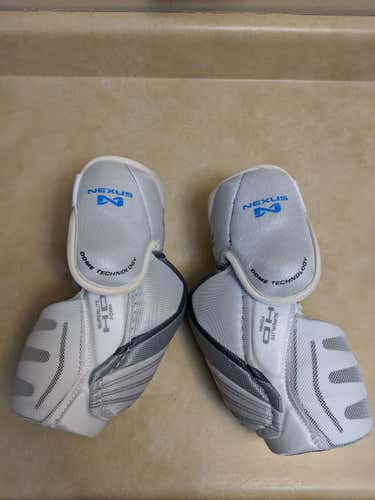 New Medium Bauer Nexus 600 Elbow Pads Senior