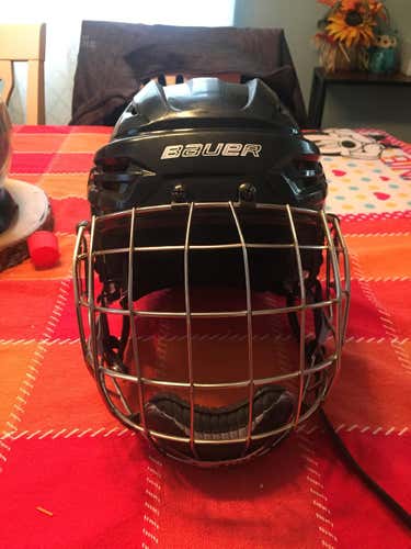 Medium Bauer Re-Akt 95 Helmet