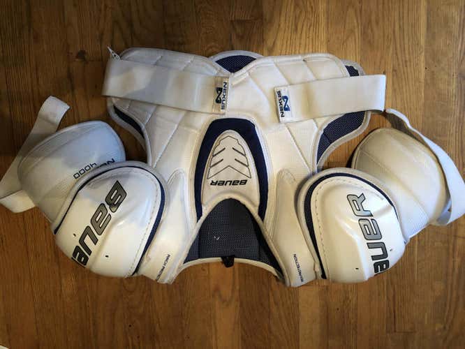 Extra Large Bauer Nexus 4000 Shoulder Pads Senior