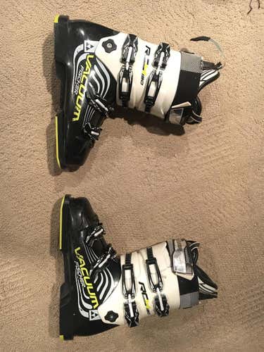 Fischer Men's RC4 130 World Cup Ski Boots
