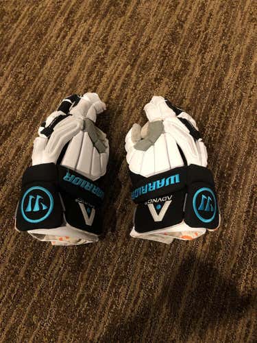 New Player Burn Pro Lacrosse Gloves