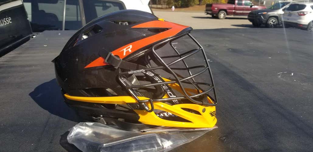 New Player Cascade R Helmet Adult