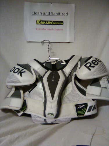 Medium Reebok 20K Shoulder Pads Junior