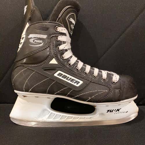Supreme Hockey Skates Senior Size 7.5