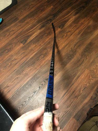 Nexus 2N Pro Hockey Stick Righty Toe Senior