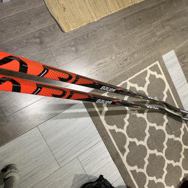 New Vapor FlyLite Hockey Stick Righty Mid Senior