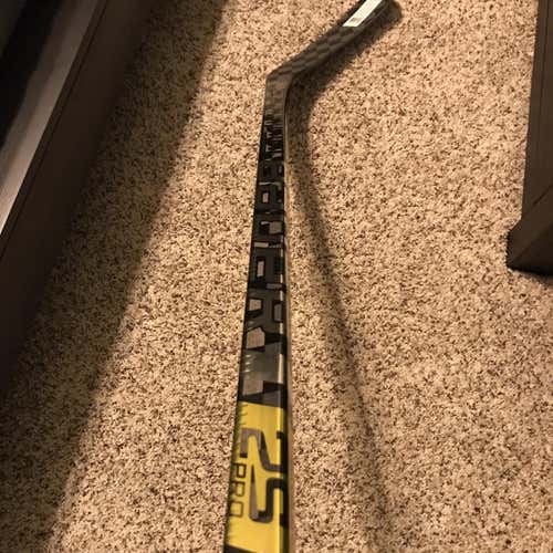 New Supreme 2S Pro Hockey Stick Righty Unknown Senior