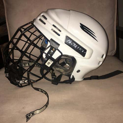 Used White Bauer Helmet w/ Cage Medium