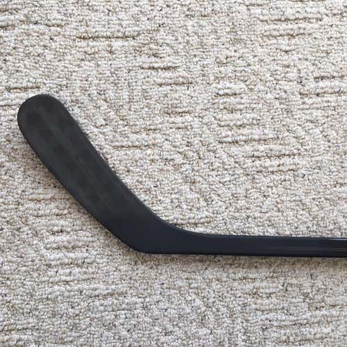 New 20K Hockey Stick Righty Senior Pro Stock