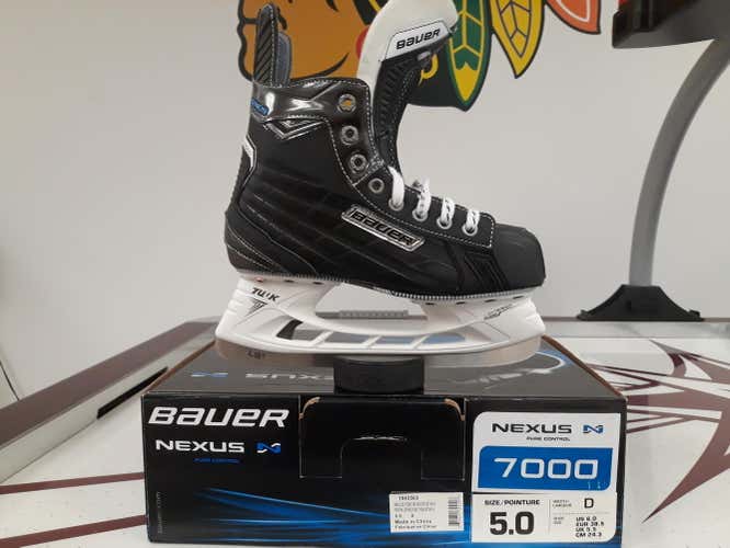 New Bauer Nexus 7000 Hockey Skates Junior Size 5