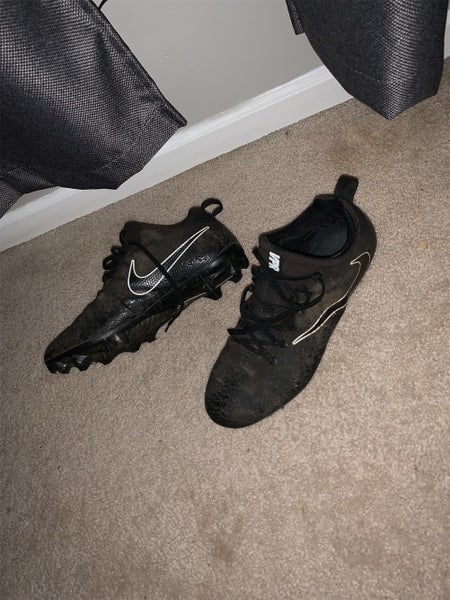 Men's 11.0 (W 12.0) Nike Adult