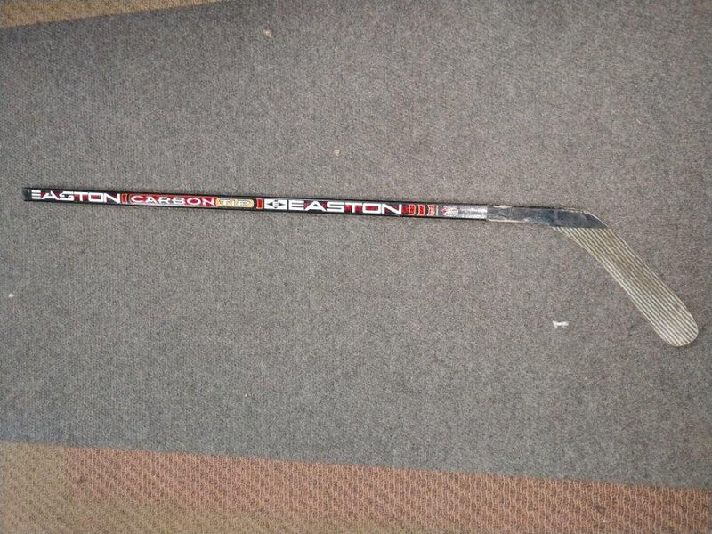EASTON F-100 CARBON TIP RIGHTY HOCKEY STICK