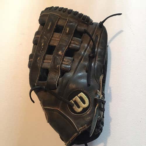A2000 M30 12.5” Outfield Glove