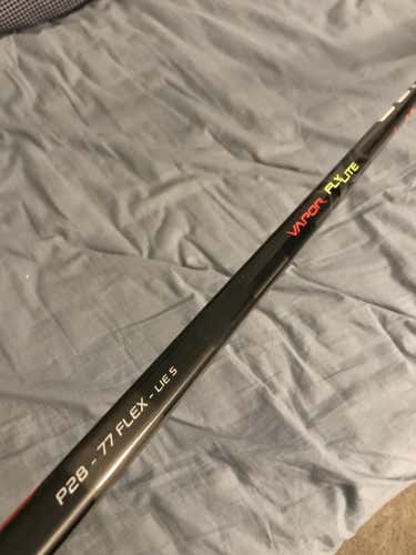 New Bauer Vapor FlyLite Hockey Stick Righty Toe Senior